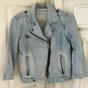 GAP WOMANS BIKER BEACH JACKET CROP LIGHT WASH BLUE JEAN DENIM 3/4 SLEEVE SZ XS